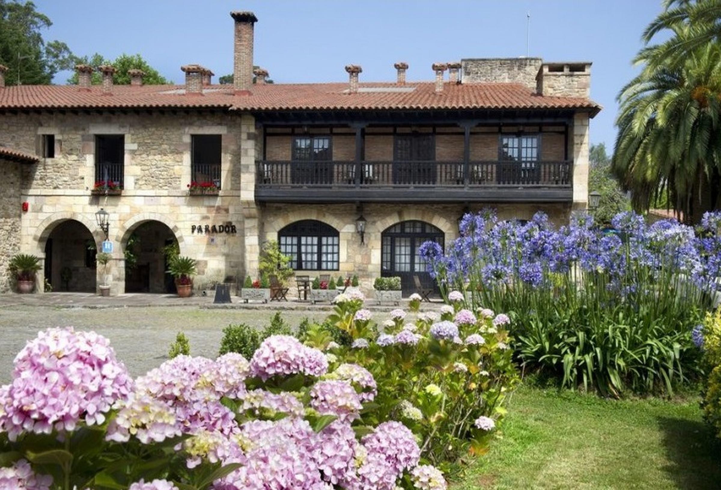 Parador De Santillana Del Mar Bagian luar foto